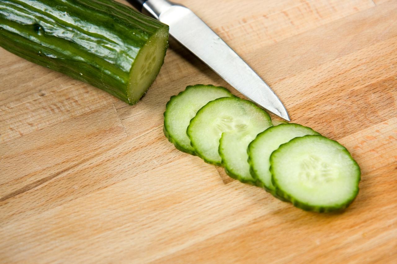 Cucumber and knife
